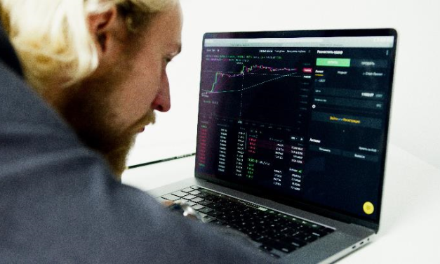 Por qué no invertir con base en entradas o salidas a índices